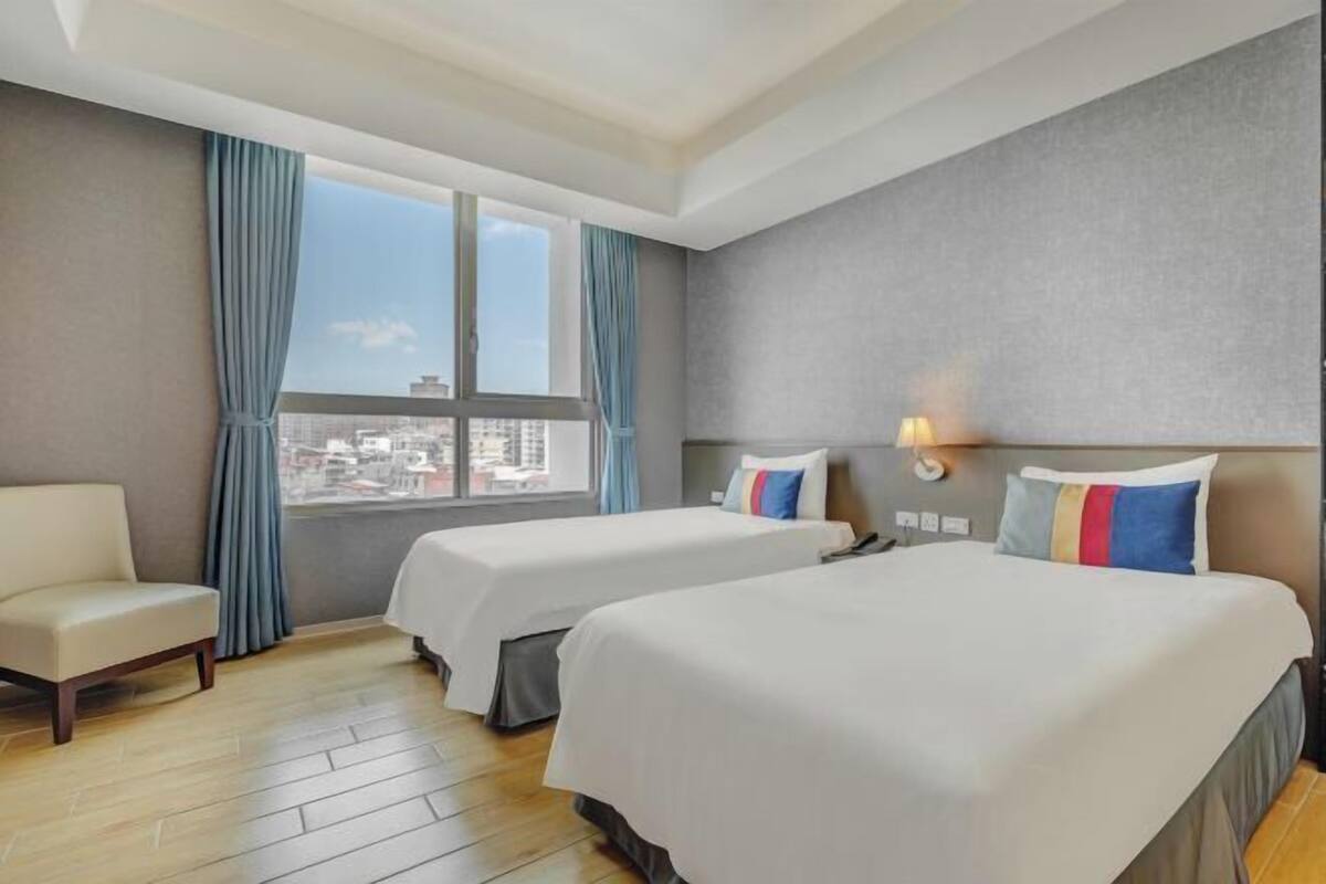 1 bedroom, in-room safe, desk, free WiFi