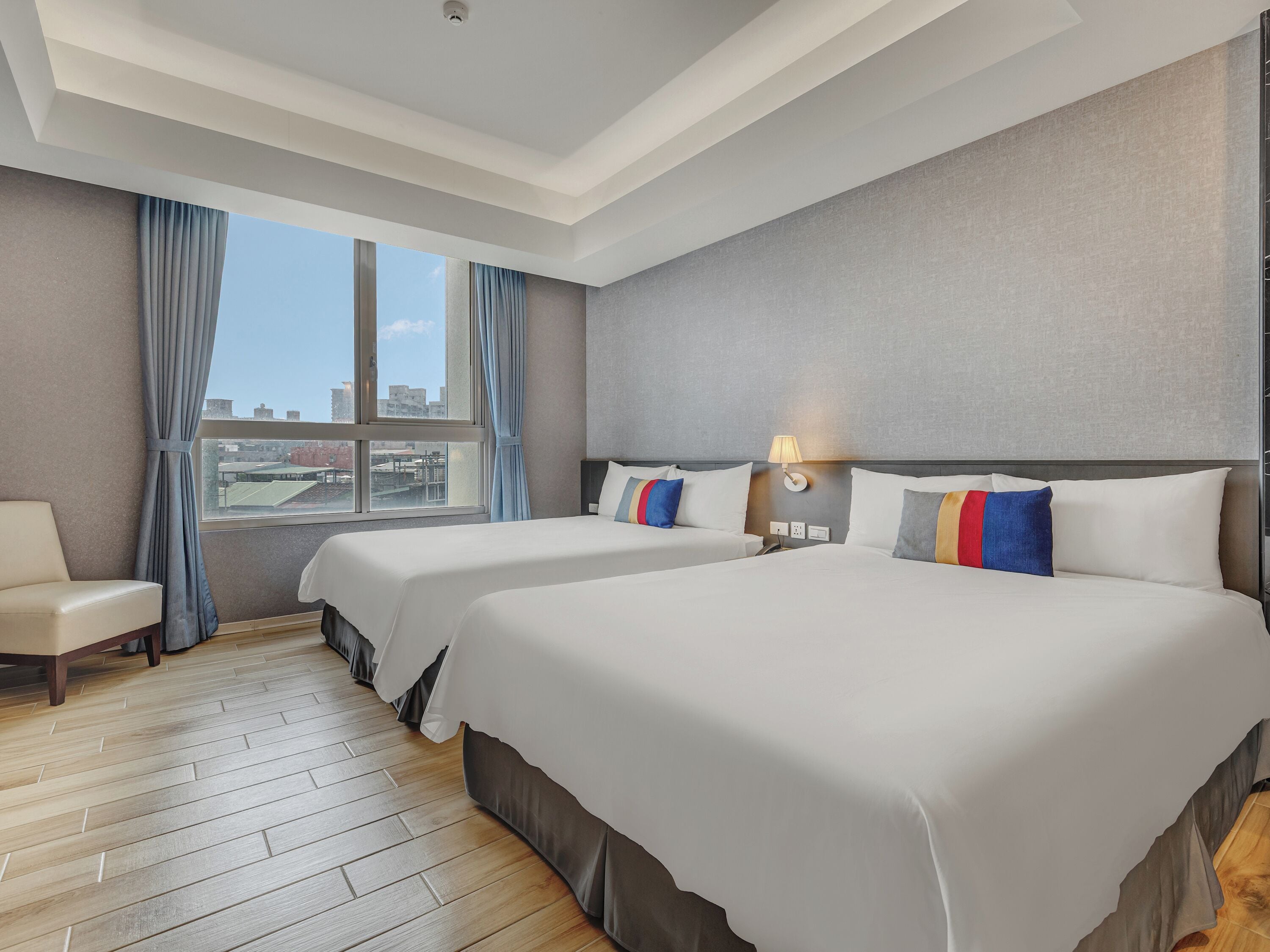 Habitación cuádruple superior | 1 dormitorio, caja fuerte, escritorio y wifi gratis