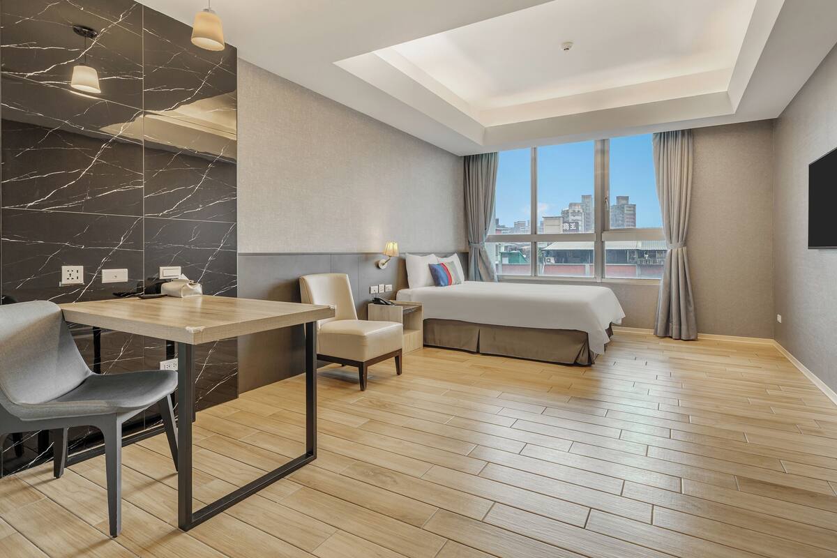 Classic Double Room | 1 bedroom, in-room safe, desk, free WiFi