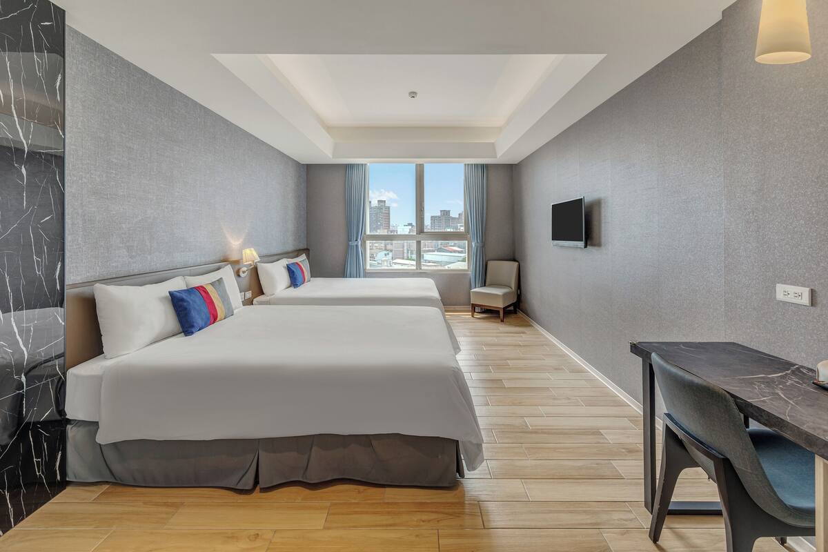 Classic Quadruple Room | 1 bedroom, in-room safe, desk, free WiFi