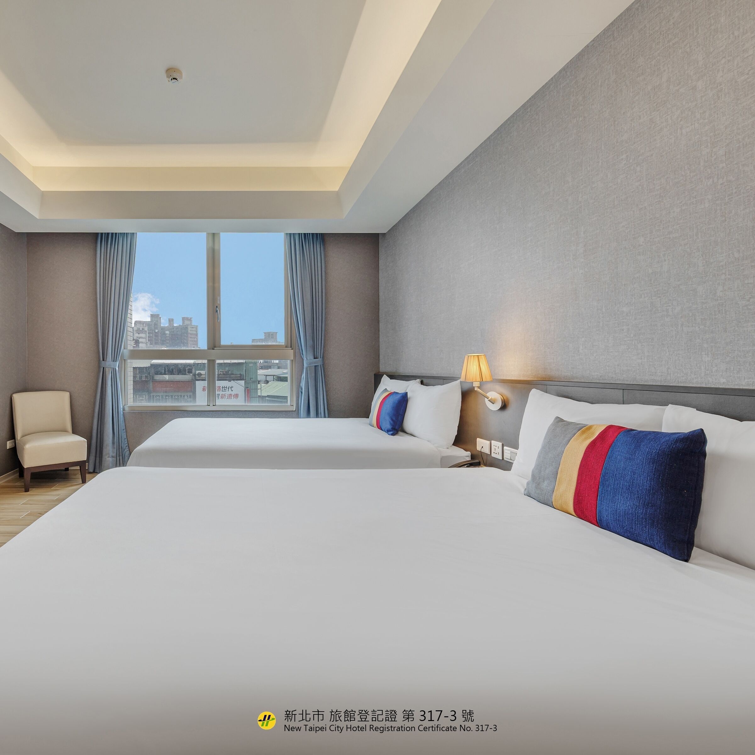 1 bedroom, in-room safe, desk, WiFi (free)