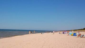 Una spiaggia nelle vicinanze