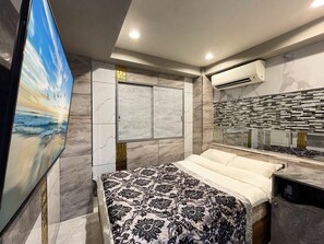 办公桌、隔音、免费 WiFi、床单