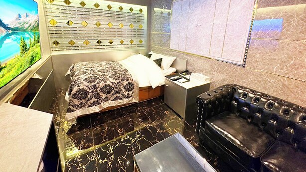 Free WiFi, bed sheets - Hotel Rocks (Tokyo)