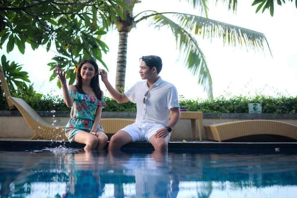 Outdoor pool, pool loungers