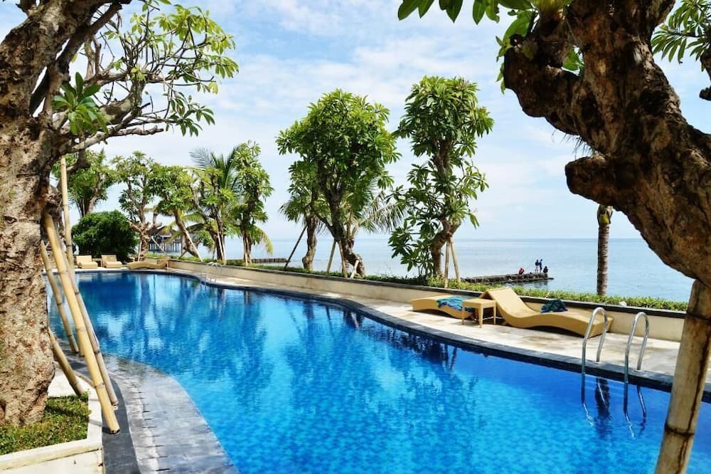 Singaraja Beach Hotel