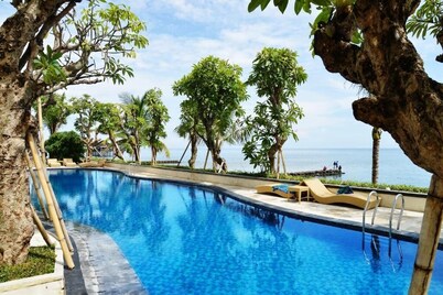 Singaraja Beach Hotel