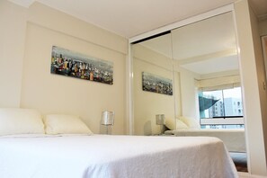 1 habitación, tabla de planchar con plancha, wifi y ropa de cama