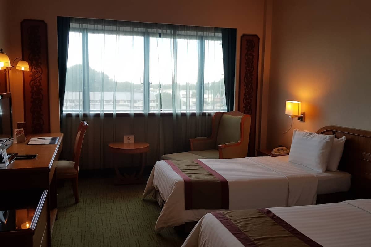 minibar, in-room safe, free wifi, bed sheets