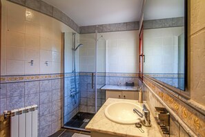 Bathtub