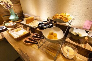Free daily local cuisine breakfast - Huis Ten Bosch (Ren'ai)