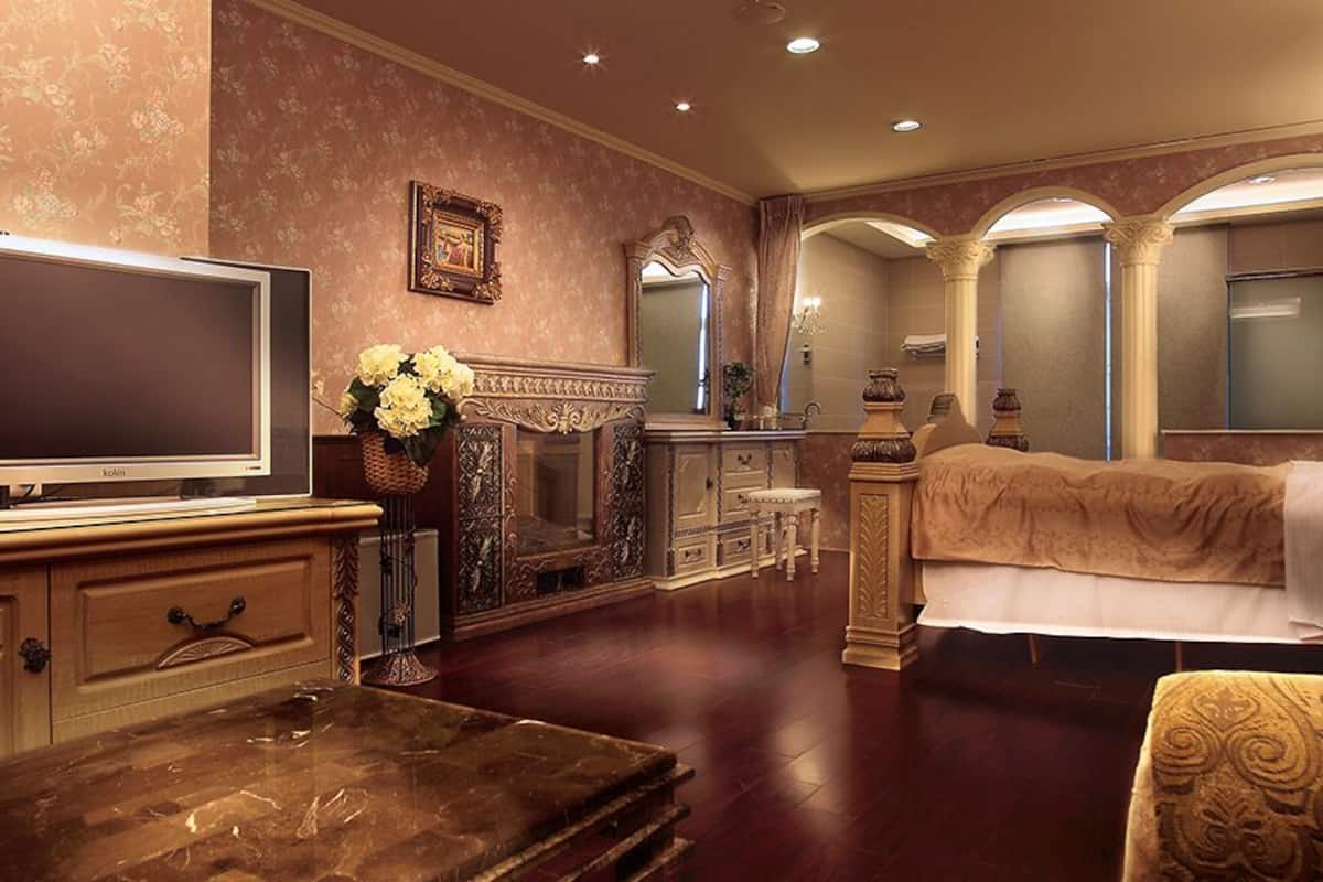 deluxe double room | blackout curtains, rollaway beds, bed sheets