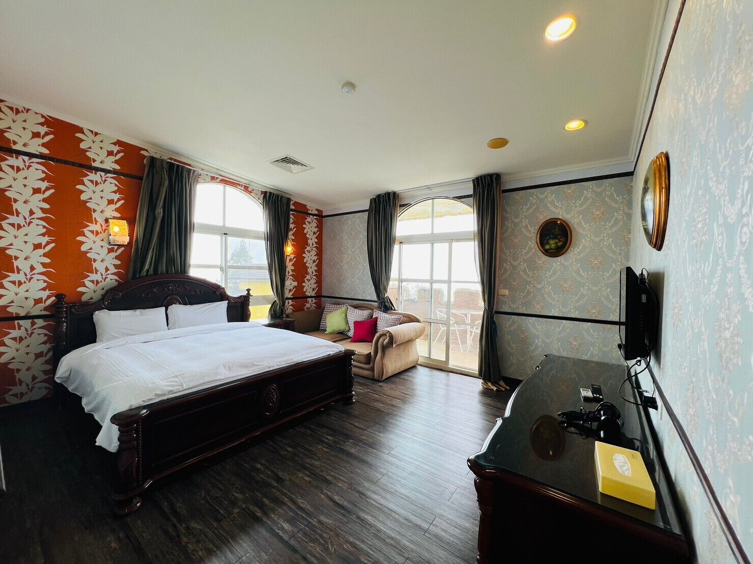 Blackout drapes, rollaway beds