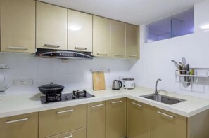 Elite Apartment, 2 Bedrooms, Sea View | Private kitchen | Fridge, stovetop, electric kettle, cookware/dishes/utensils