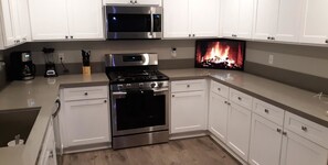 Dormitorio compartido Deluxe | Área de sala de estar | Netflix