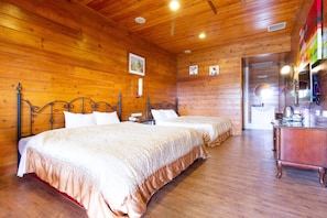 Comfort Quadruple Room, Non Smoking | Bed sheets - Liching Garden Villa (Ren'ai)