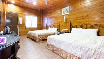 Comfort Quadruple Room, Non Smoking | Bed sheets