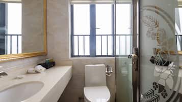 Exclusive Twin Room | Bathroom | Shower, free toiletries, hair dryer, slippers