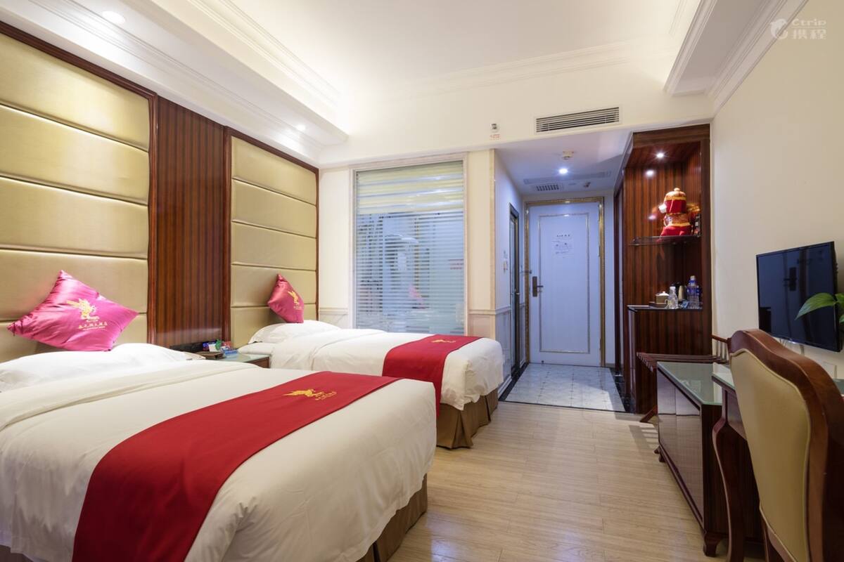 In-room safe, desk, blackout drapes, iron/ironing board (on request)