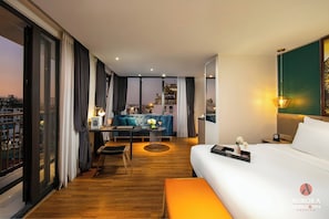 Panorama suite (Aurora) | Luxe beddengoed, bedden met traagschuimmatras, een minibar