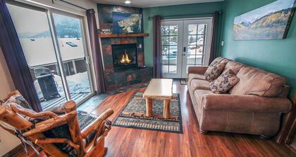 Continental Divide Suite- cozy one bedroom with amazing view from patio