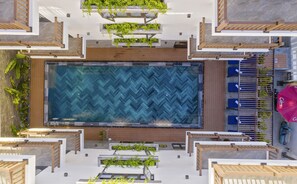 Outdoor pool, sun loungers