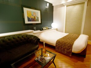Chambre double, fumeur (Moderate) | Accès au Wi-Fi (inclus), literie fournie