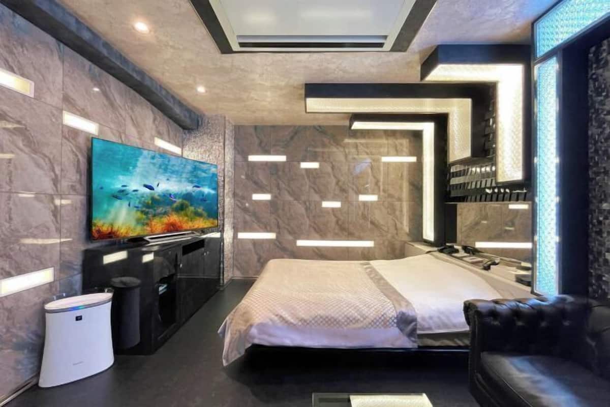 1 bedroom, soundproofing, free WiFi, bed sheets