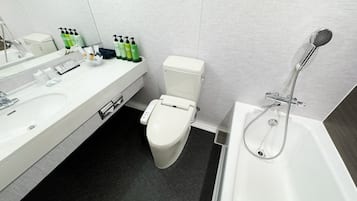 Chambre Luxe, fumeurs | Salle de bain | Baignoire et douche séparées, articles de toilette gratuits