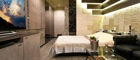 Superior Room | 1 bedroom, soundproofing, free WiFi, bed sheets