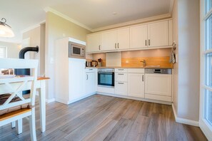 Refrigerador, microondas, horno y lavavajillas 