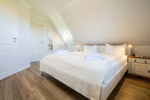 2 bedrooms, travel crib, WiFi, bed sheets