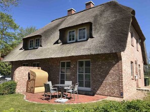 Exterior - Half of the house Oasis 3 (ID 381) (Sankt Peter-Ording)