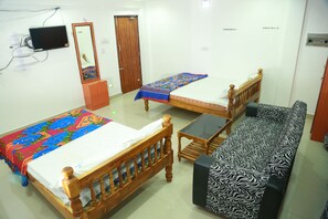 Living room - UNIVERSAL RESIDENCY (Tiruvannamalai)