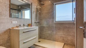 Shower, hair dryer, towels - Meravela - Waterfront in Collioure (Collioure)