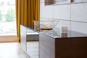 Interior - Niedzialkowskiego 10A Prestige Apartment Desk (Poznan)