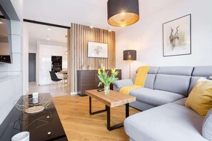 TV - Niedzialkowskiego 10A Prestige Apartment Desk (Poznan)