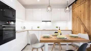 Fridge, microwave, oven, stovetop