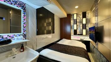 Double Room, Non Smoking | Soundproofing, free WiFi, bed sheets