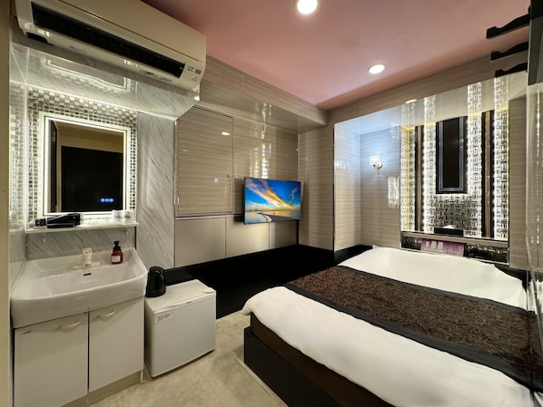 Double Room, Smoking | Soundproofing, free WiFi, bed sheets - Hotel Amethyst (Tokyo)