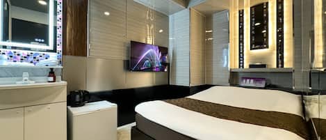 Soundproofing, free WiFi, bed sheets