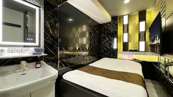 Double Room, Smoking | Soundproofing, free WiFi, bed sheets