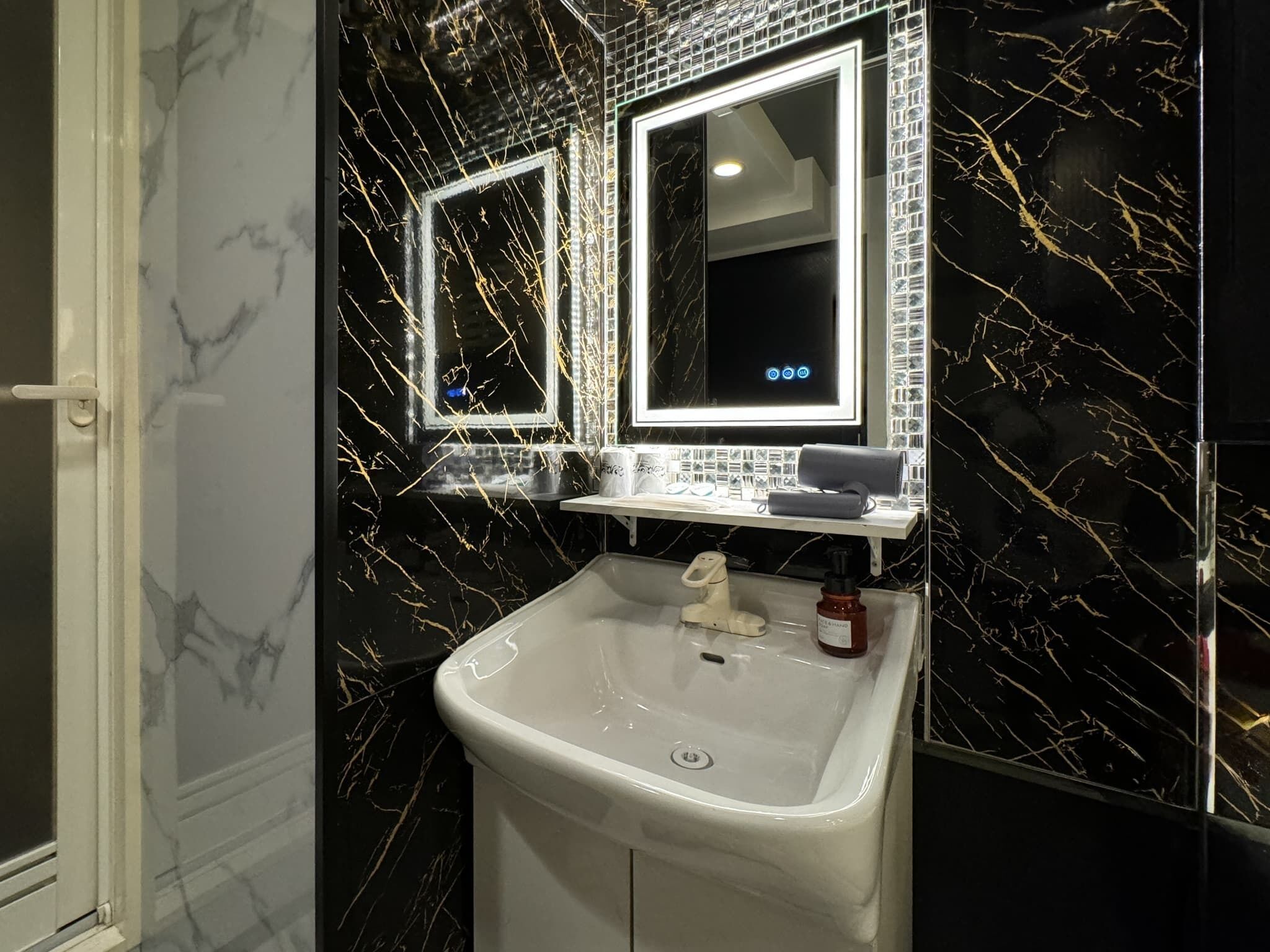 double room, smoking | room amenity