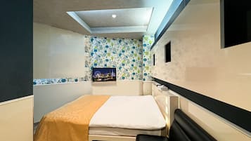 Value Double Room, Smoking | Desk, soundproofing, free WiFi, bed sheets