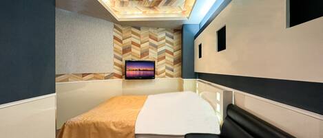 Value Double Room, Smoking | Desk, soundproofing, WiFi (free), bed sheets