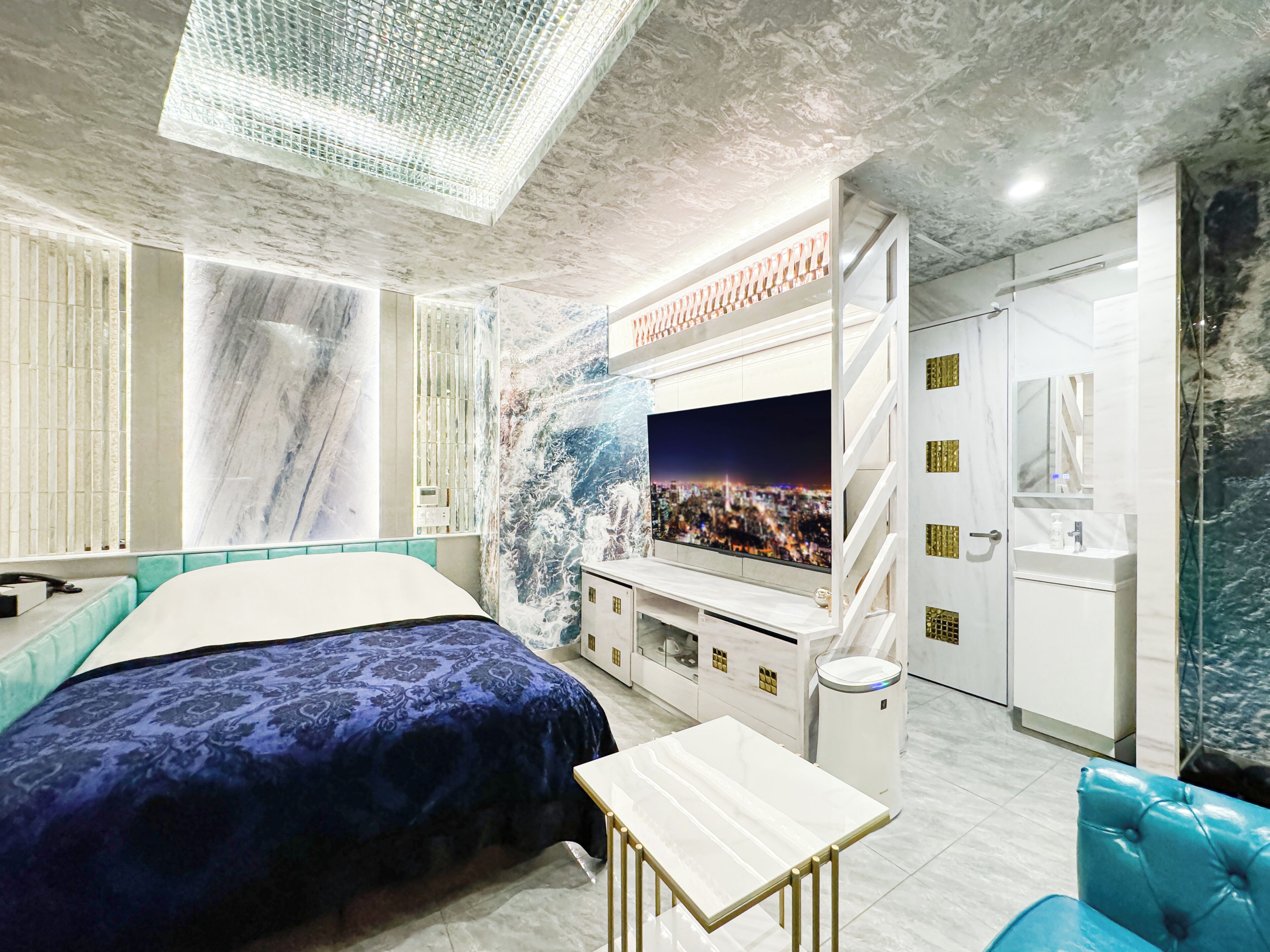 Luxury Double Room, Smoking | Desk, soundproofing, free WiFi, bed sheets