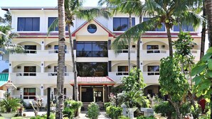 Exterior - Mindorinne Oriental Beach Resort (Puerto Galera)
