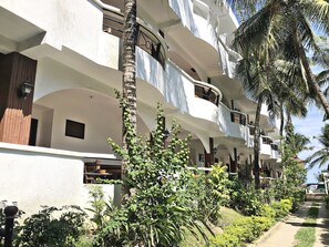 Exterior - Mindorinne Oriental Beach Resort (Puerto Galera)