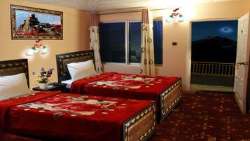 Standard Room, Mountain View | Egyptian cotton sheets, premium bedding, memory foam beds