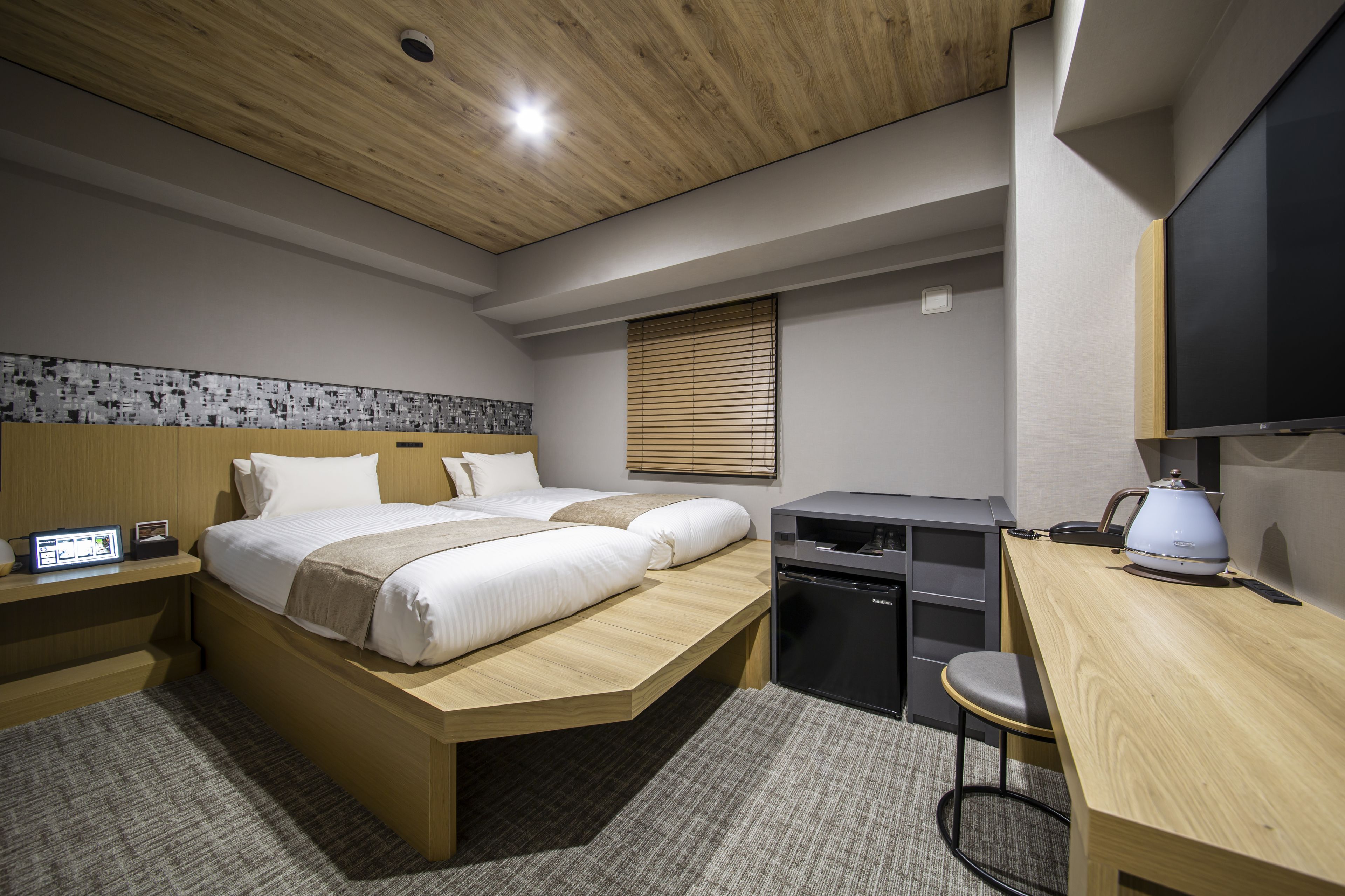 1 bedroom, desk, laptop workspace, blackout curtains